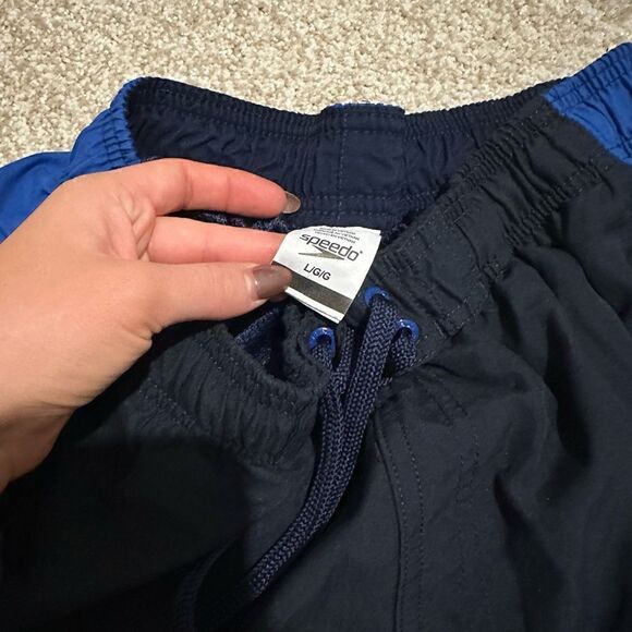 Men’s Speedo swim trunks - Picture 3 of 3